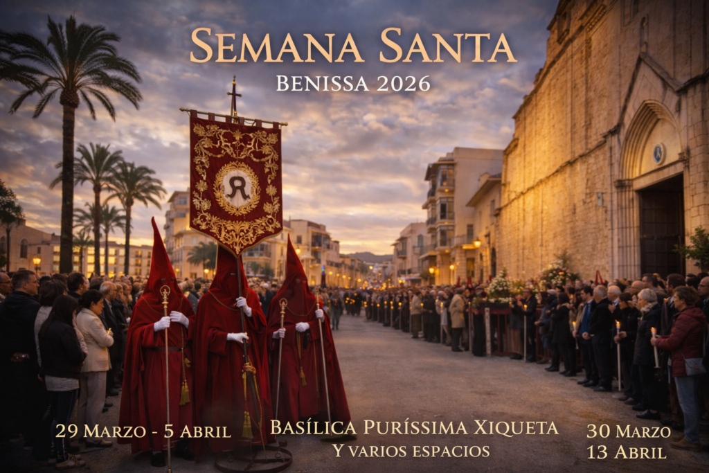 Процессия Semana Santa 2026 в Бениссе у базилики Puríssima Xiqueta с участниками в красных одеяниях и зрителями на улице